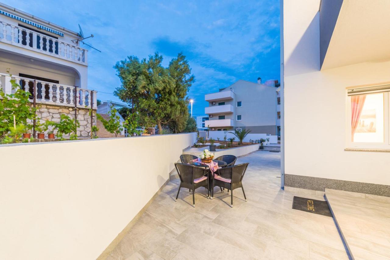 Villa Jana Luxury Apartments Новалья Экстерьер фото