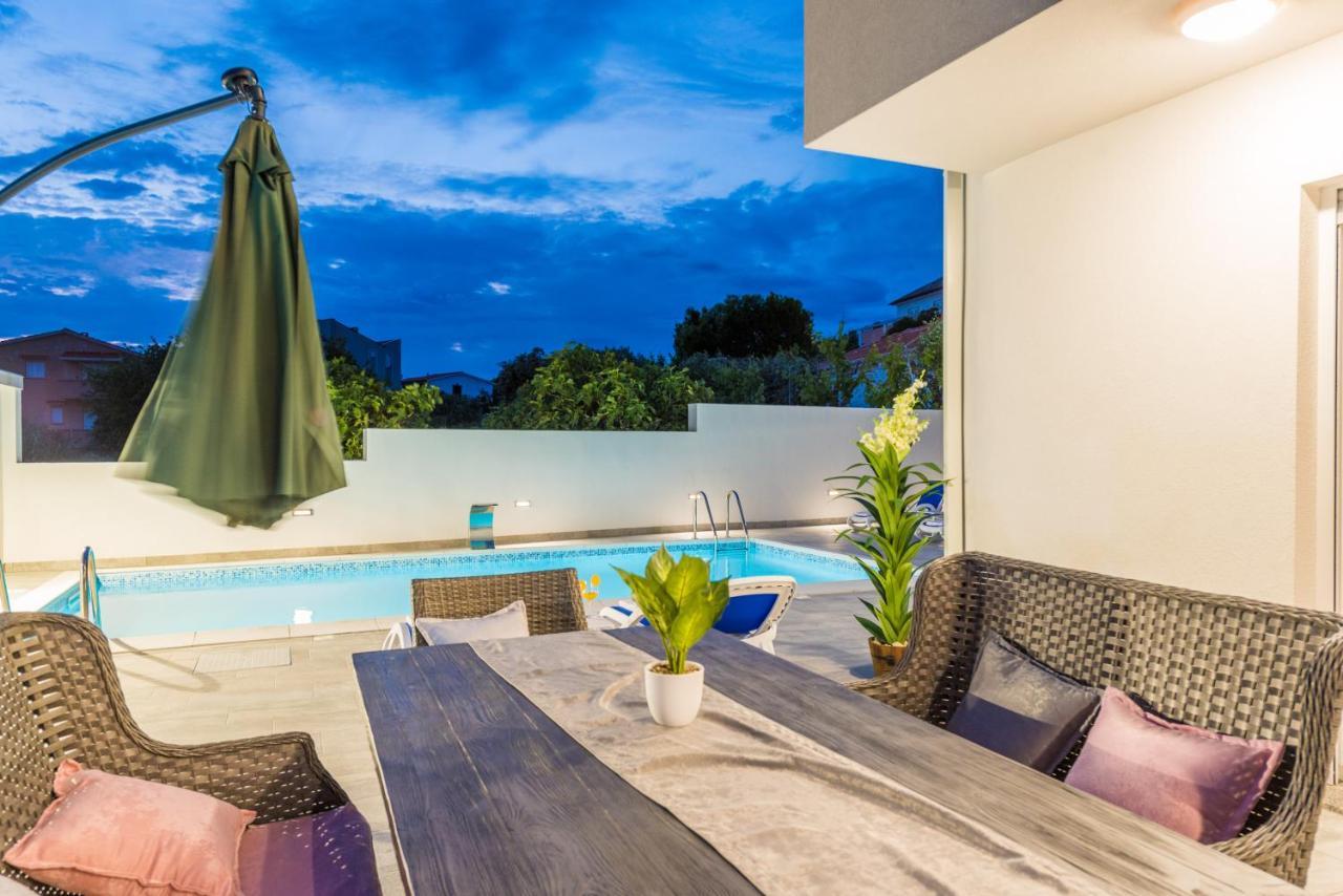 Villa Jana Luxury Apartments Новалья Экстерьер фото