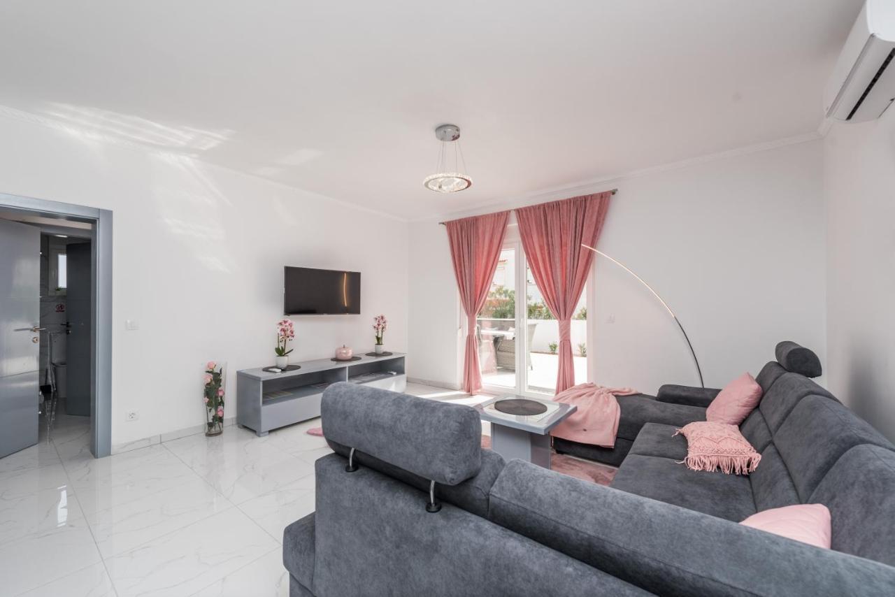 Villa Jana Luxury Apartments Новалья Экстерьер фото