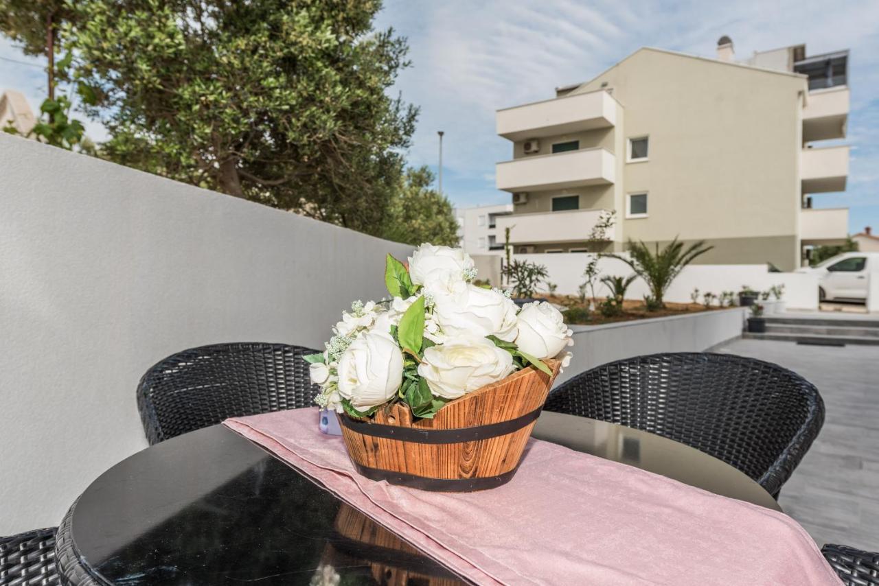 Villa Jana Luxury Apartments Новалья Экстерьер фото