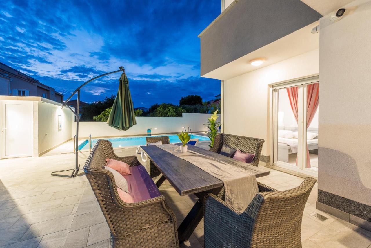 Villa Jana Luxury Apartments Новалья Экстерьер фото