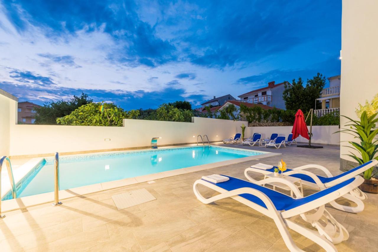Villa Jana Luxury Apartments Новалья Экстерьер фото