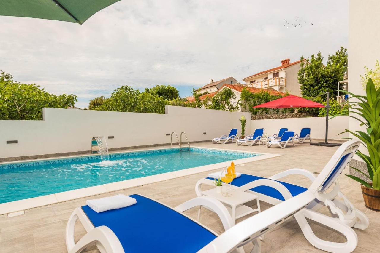 Villa Jana Luxury Apartments Новалья Экстерьер фото