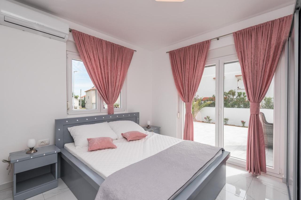 Villa Jana Luxury Apartments Новалья Экстерьер фото