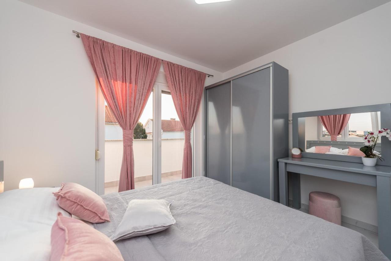 Villa Jana Luxury Apartments Новалья Экстерьер фото