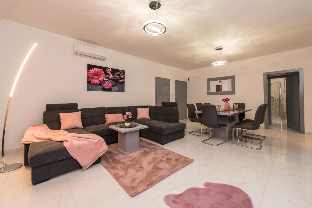 Villa Jana Luxury Apartments Новалья Экстерьер фото
